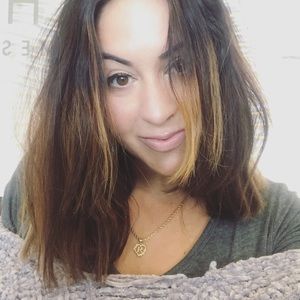 Meet your Posher, Roxanna